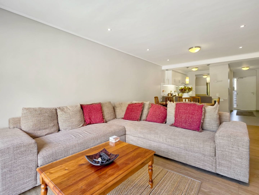 2 Bedroom Property for Sale in Vredehoek Western Cape